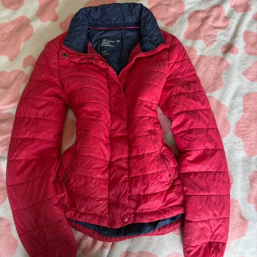 2000s American Eagle Outfitters Red Puffer Jacket with Navy Lining